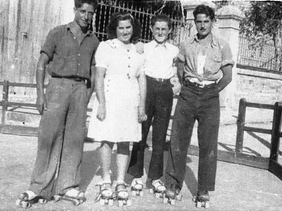 1944 Tonet de ca la Mundeta, Lourdes del Cantó, Tonet del Cantó, Jaume de cal Jep.jpg