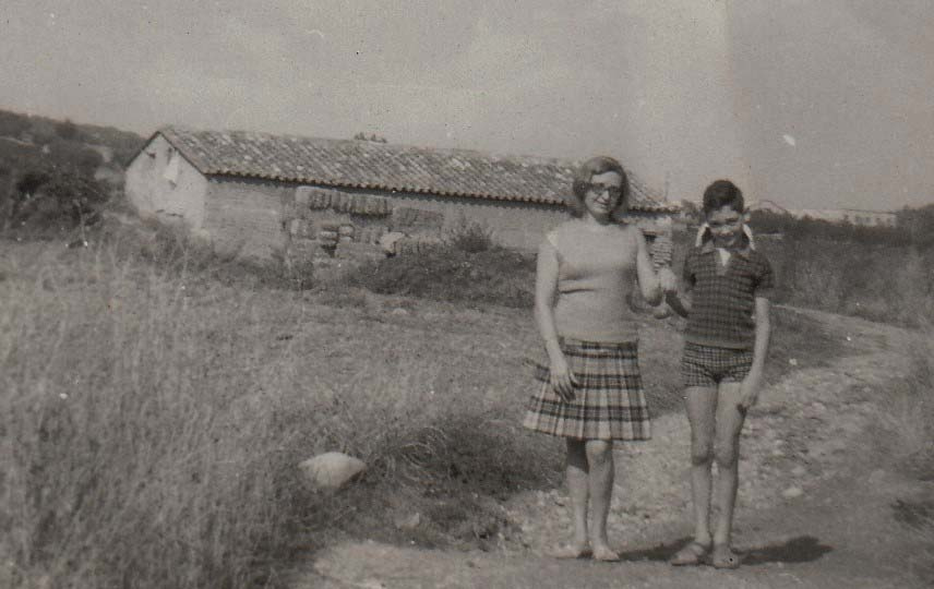 1969 La Rossita i el seu fill Xavier de cal Miqueló.jpg
