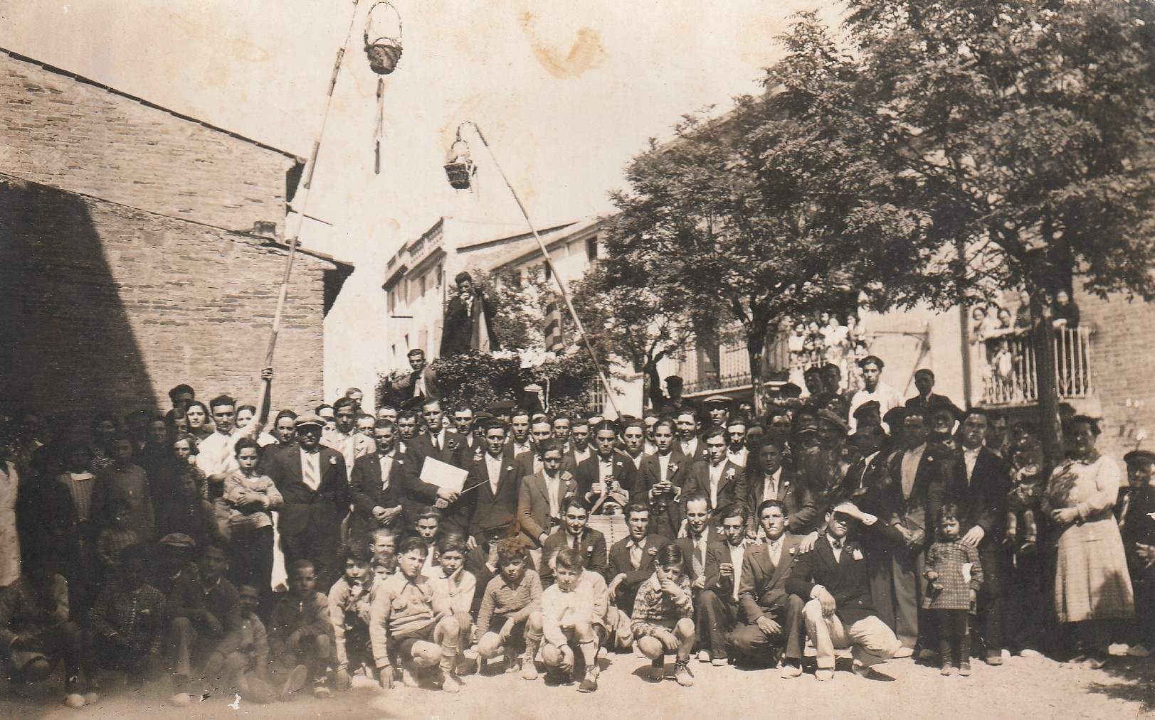CARAMELLES Foto de grup a la Taverna.jpg