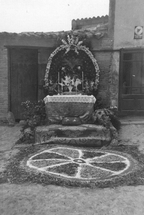 CORPUS 1958 Altar a Cal Daniel.jpg