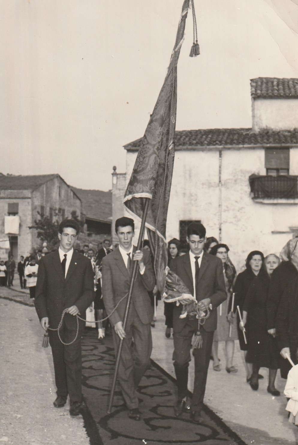 CORPUS Pere de ca la Borrassa, Joan de ca la Ció, Josep de cal Llorenç, Antonieta de cal Sopes, Maria de cal Rei.jpg