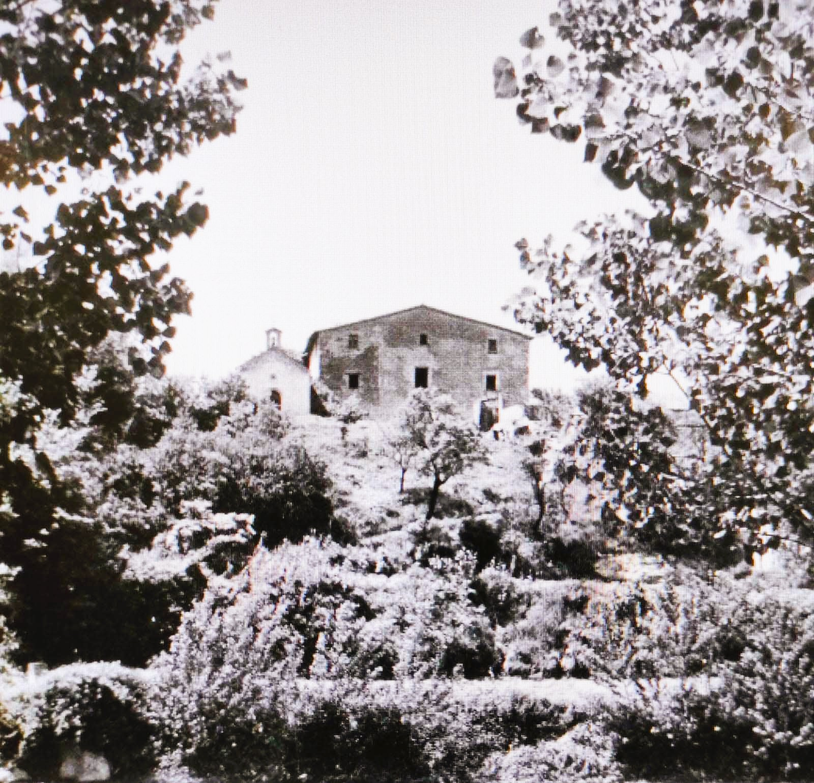 Cal Torras i l'hermita de Sant Miquel.jpg