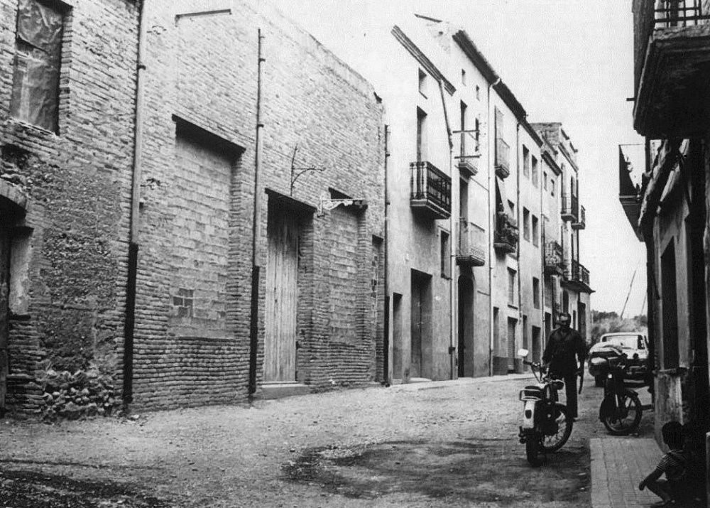 Carrer Munne Orpí (altrament dit carrer de ca la Ció)(Anys 70 versus 2022).jpg