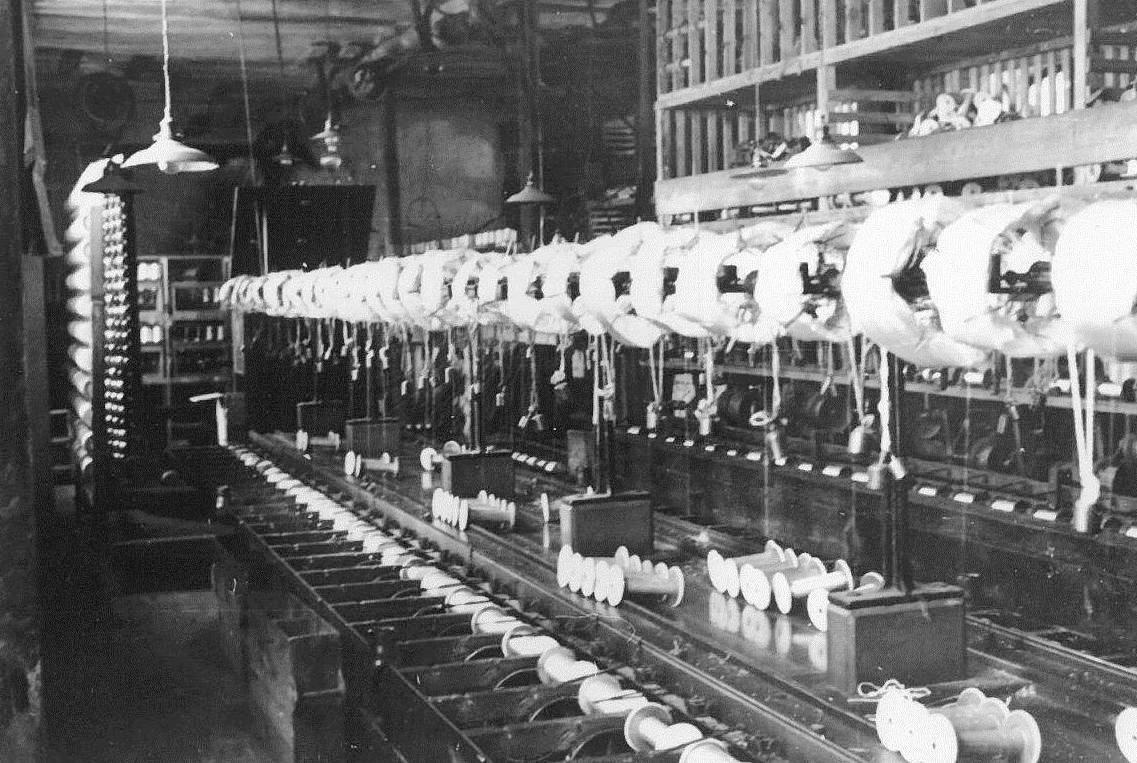 EL TREBALL La fàbrica (Màquina de rodets).jpg
