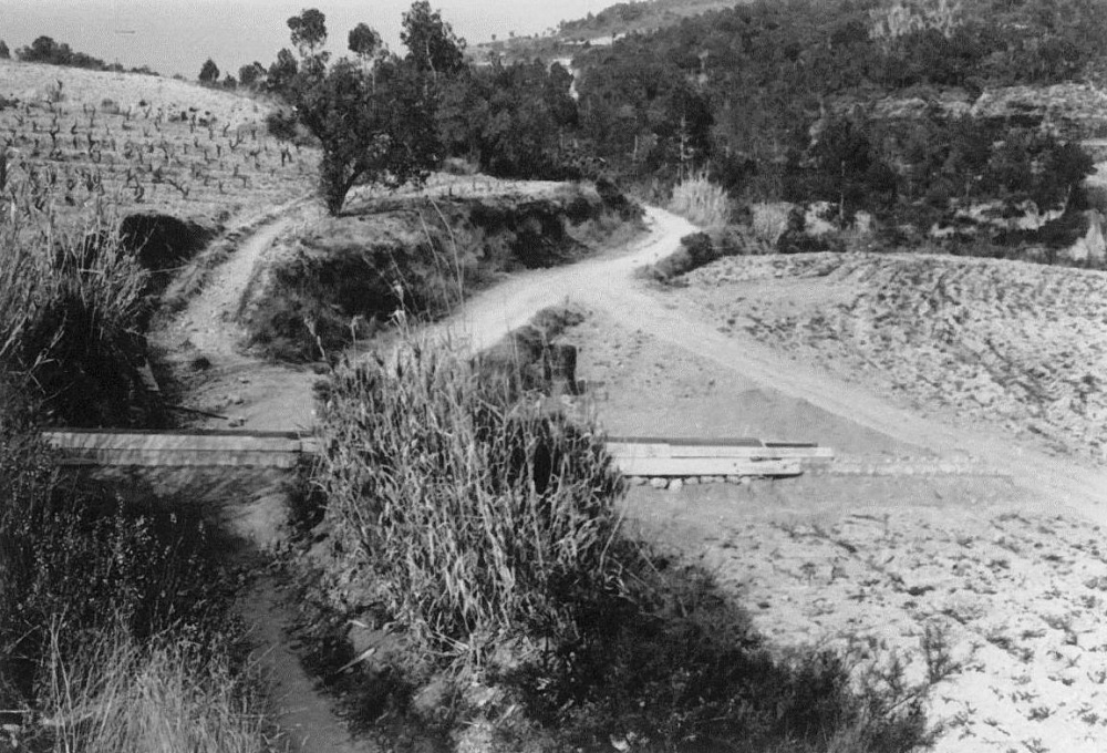 FENT LA CARRETERA Els Torrents. Camí vell de Piera entrant als Torrents, abans de fer la carretera.jpg