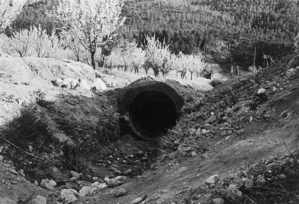 FENT LA CARRETERA Els Torrents. Claveguera rodona.jpg