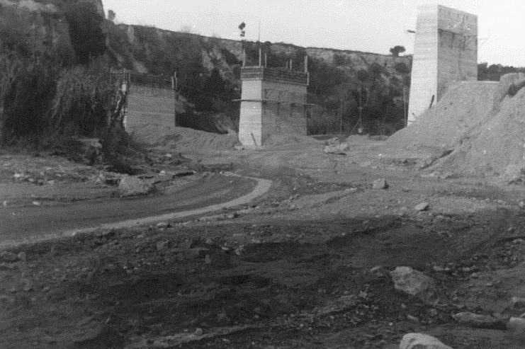 FENT LA CARRETERA Molts anys després... Costrucció del Pont del Bedorc 1de5.jpg