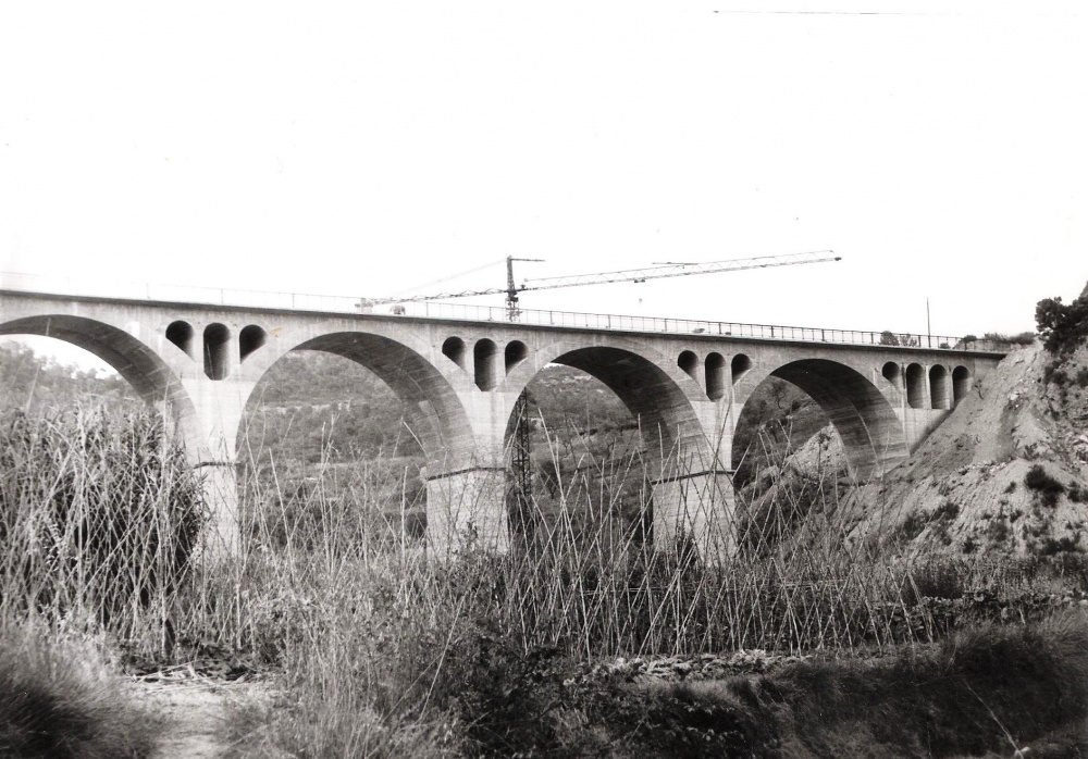 FENT LA CARRETERA Molts anys després... Costrucció del Pont del Bedorc 5de5.jpg