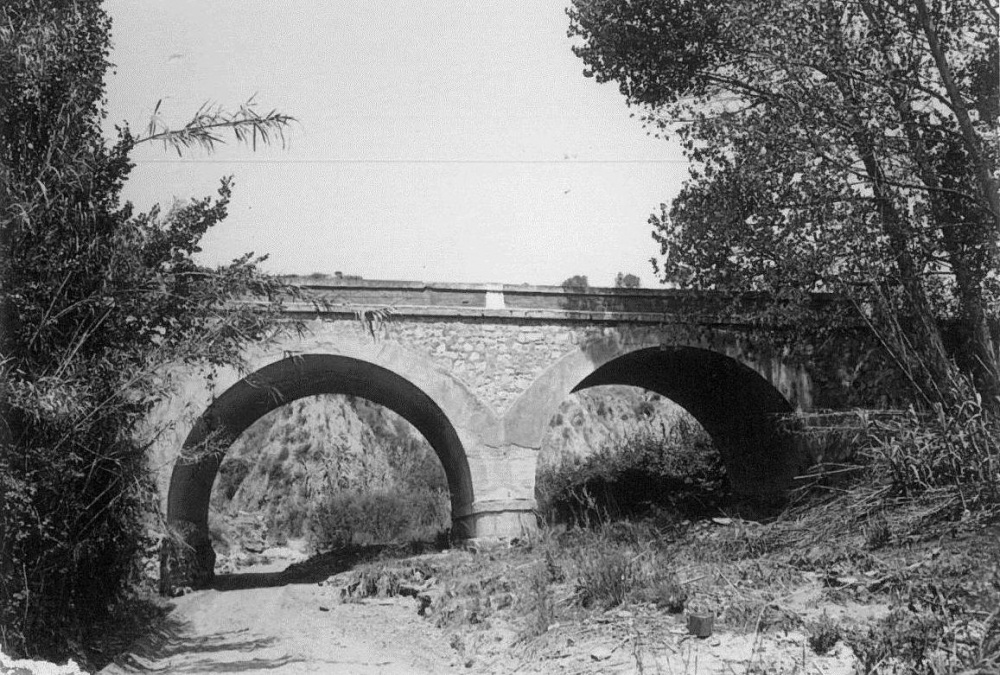 FENT LA CARRETERA Pont del Piet. Acabat.jpg
