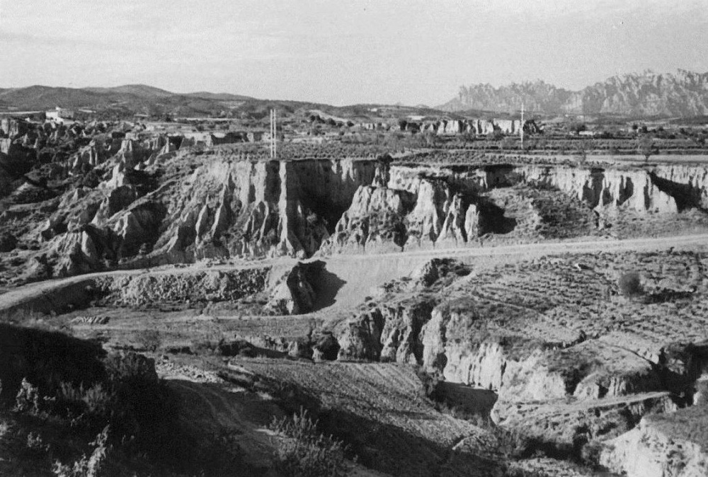 FENT LA CARRETERA Terral de la Bòbila. Panoràmica.jpg