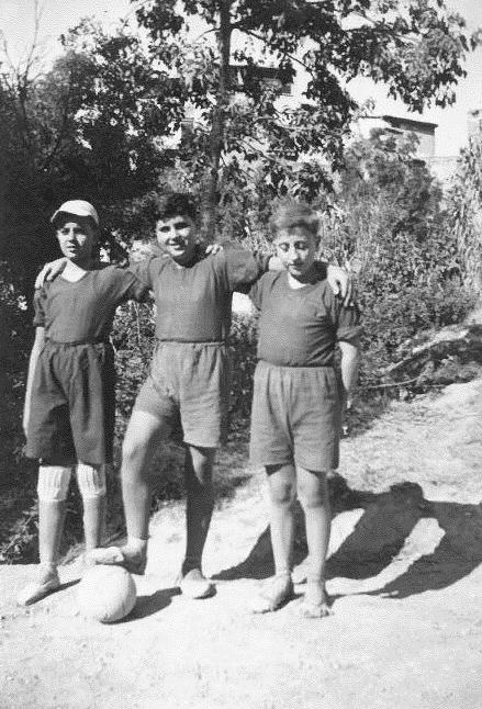 FUTBOL 1954 Maginet de cal Magí, Josep de ca la Blasita, Agustí de ca l'Agustí Torras.jpg