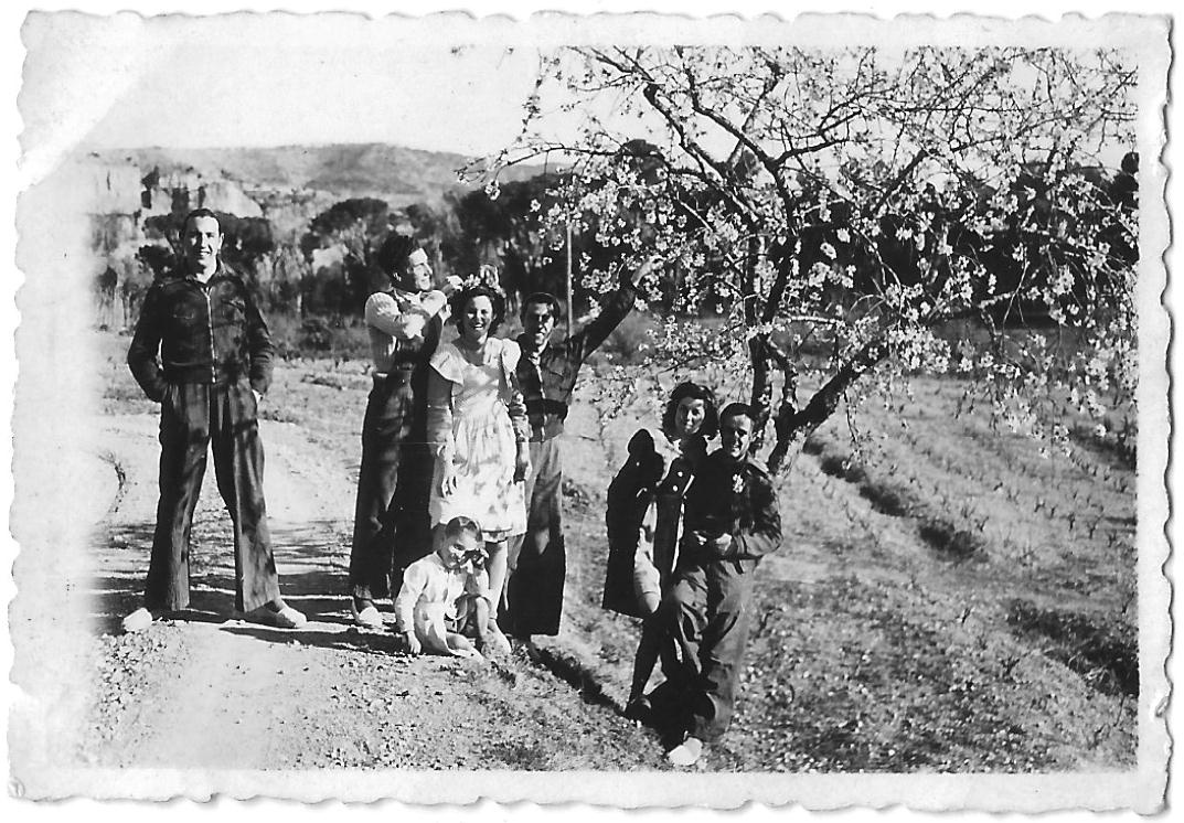 Joanito Romeu, Paco Villares, Desconeguda, Josep Romeu, Antonieta de cal Sopes i Agustí Masias.jpg