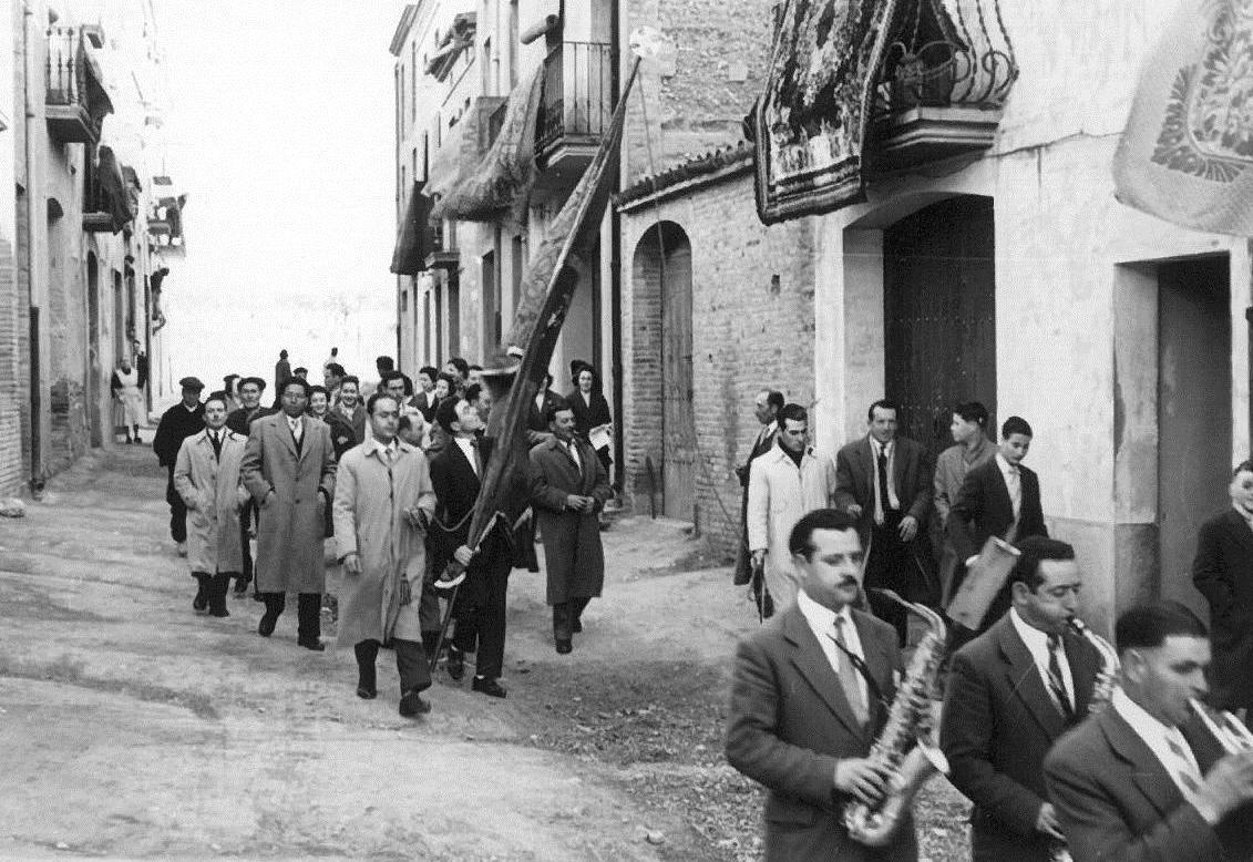 PROCESSÓ. Josep de cal Torretes, Lluís de ca la Blassita, Quimet de ca la Florinda, Agustí de cal Bertomeu, Jaume de ca la Remei, Àngel de ca la Paulina.jpg