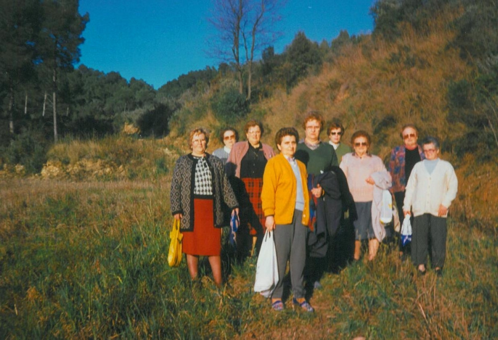 Teresita de cal Selva, Conxita del Cantó, Roser de cal Sadurní, Mercè de cal Pere Sec, Glòria de cal Daniel, Anita de cal Teclo, Antonia de cal Miquel Codony, Carmeta de cal Guixà, Roser de ca l'Esteve.jpg