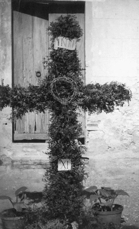 VIA CRUCIS Estació 11 (Jesús és clavat a la creu) a ca l'Arcadi.jpg