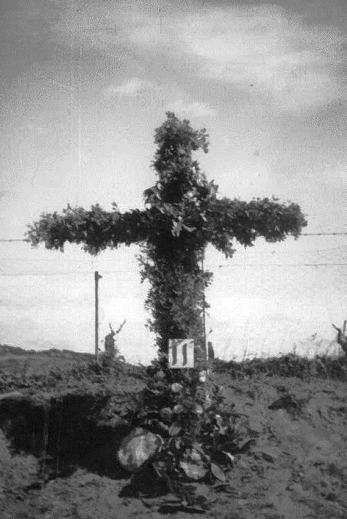 VIA CRUCIS Estació 2 (Jesús porta la creu a coll) davant de la Torra.jpg