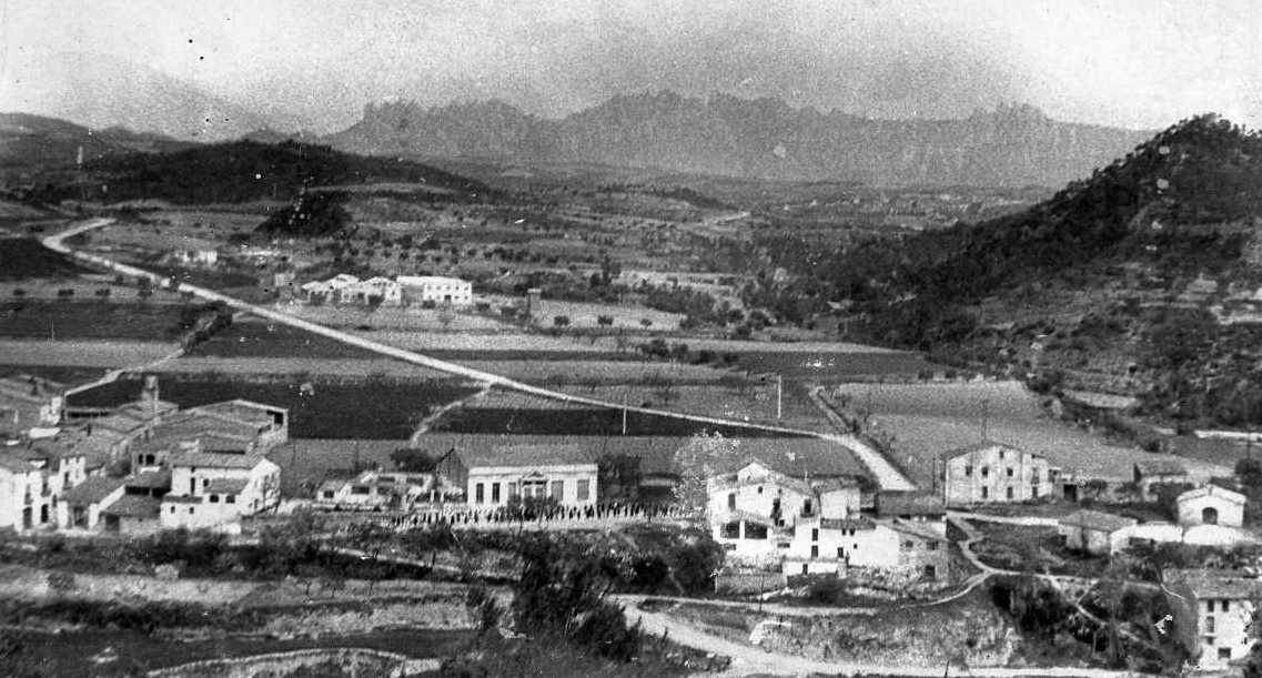 VIA CRUCIS panoràmica per davant de ca l'Oliver.jpg